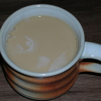 昨日のコーヒーがまだ残ってた～！！！なので、今朝チンして、美味しくいただきました～♪牛乳たっぷりで美味しい～☆☆今日もご馳走様～♪